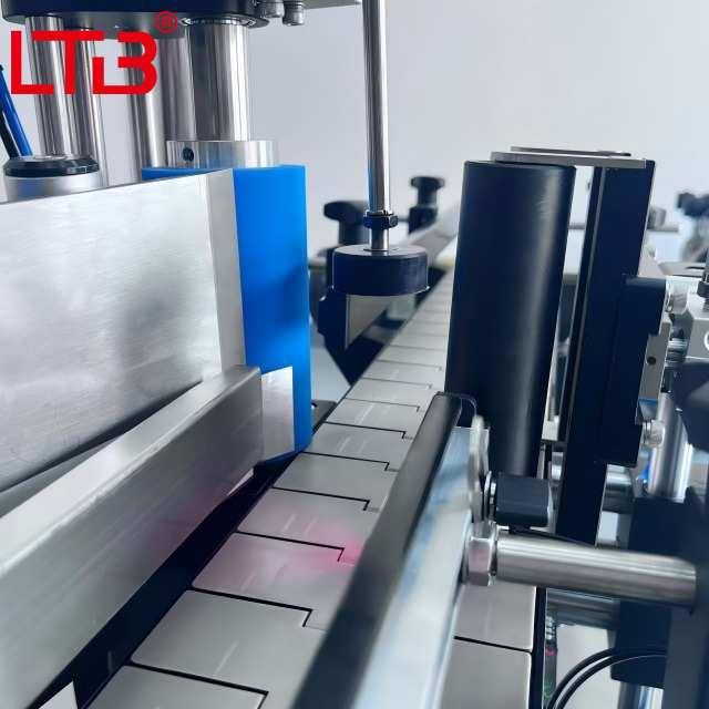 High-Precision Automatic Labeling Machine for Round Bottles & Containers High-Precision Automatic Labeling Machine for Round Bottles & Containers