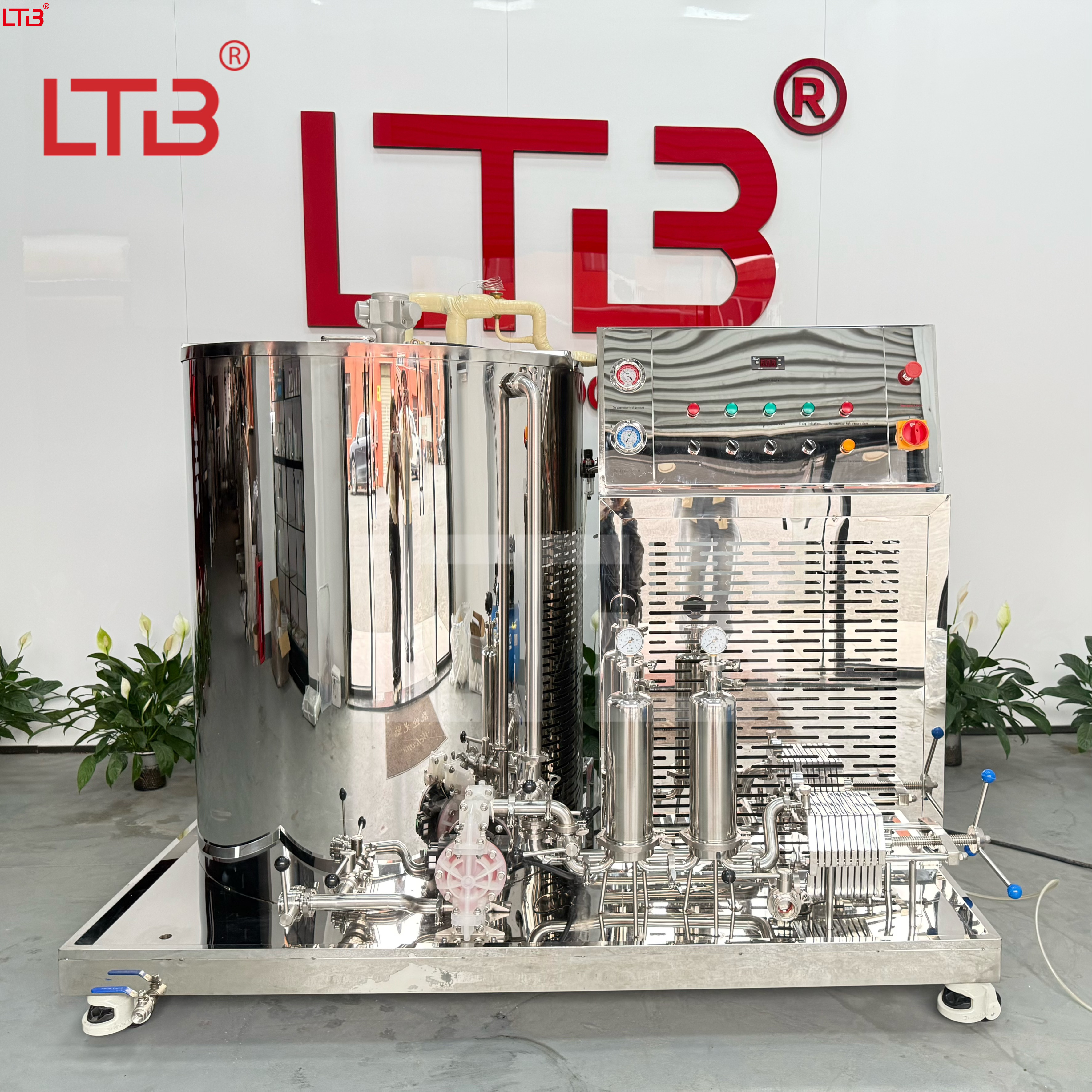  Multiple Function Mixing & Freezing Perfume Manufacturing Filter Fragrance Mixing Machine