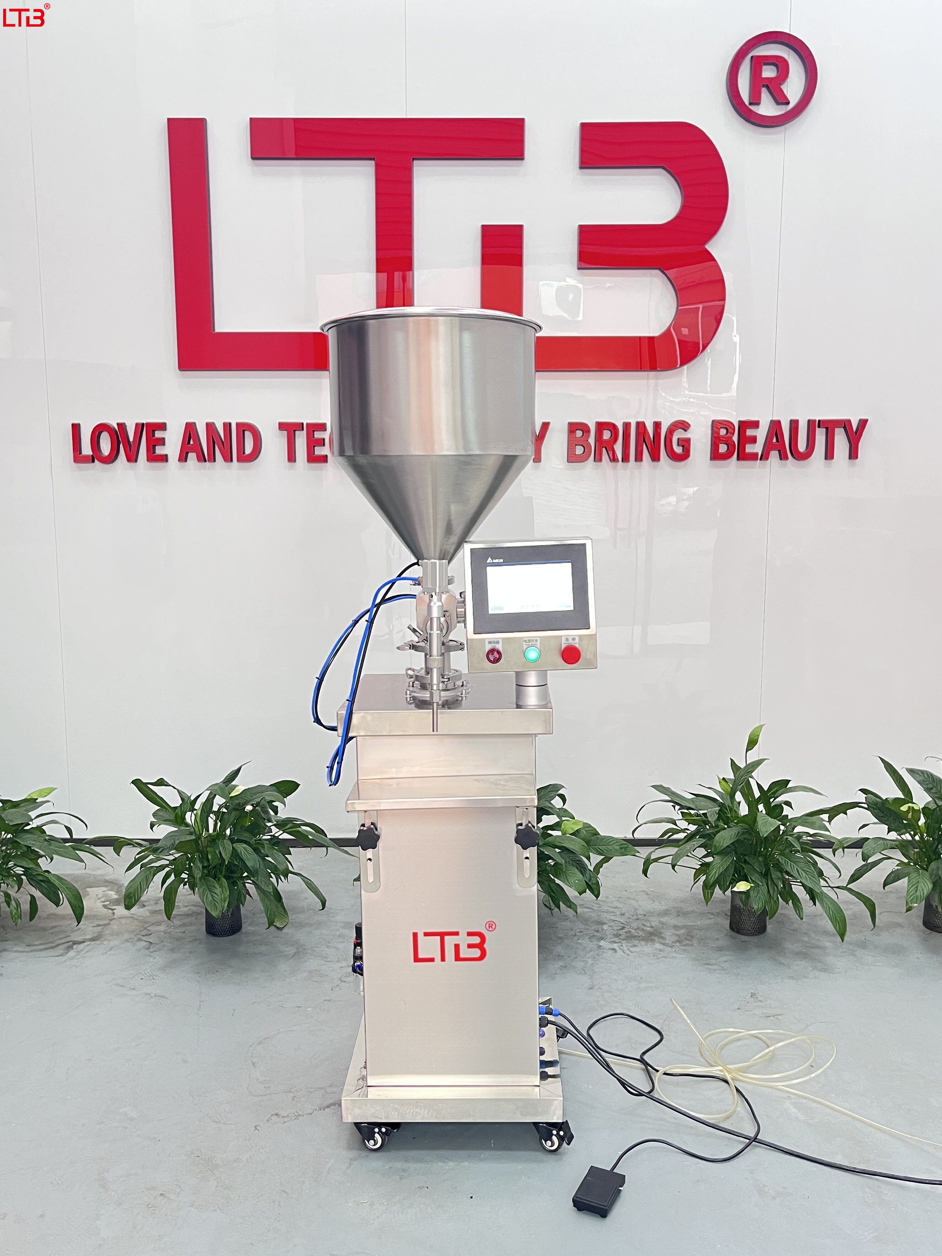 Semi‑automatic Servo Precise Filling Volume Vertical Piston Filling Machine 