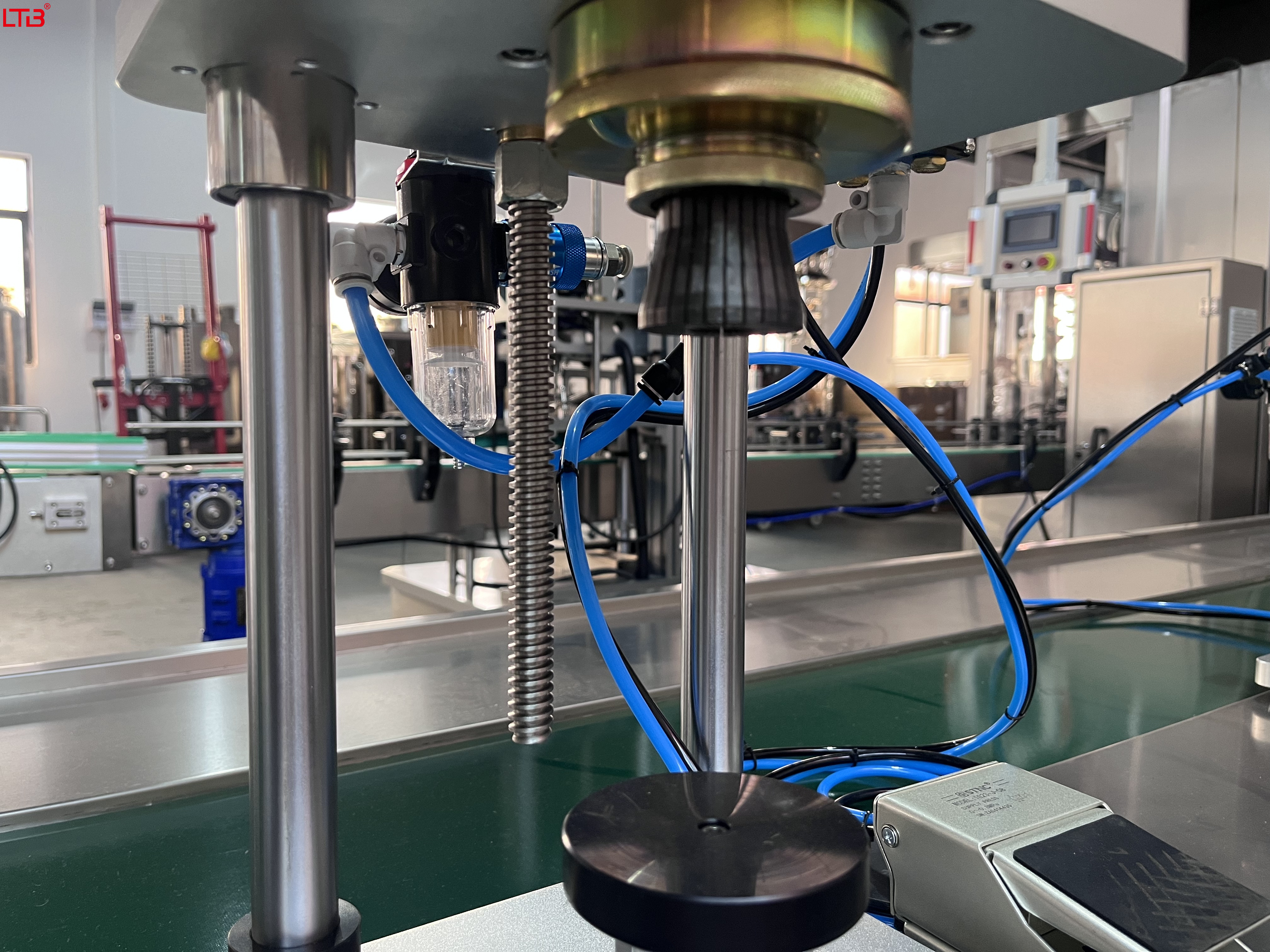 Semi-automatic Pneumatic Perfume Bottle Crimping Capping Machine for Perfume Sprayer Bottle